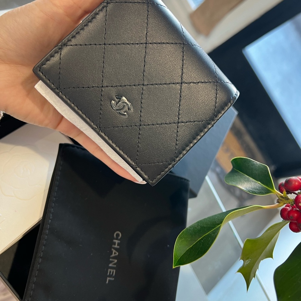 Chanel Small Flap Wallet - Picture 4 of 12